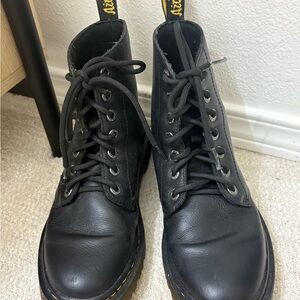 Dr Martens women’s size 6